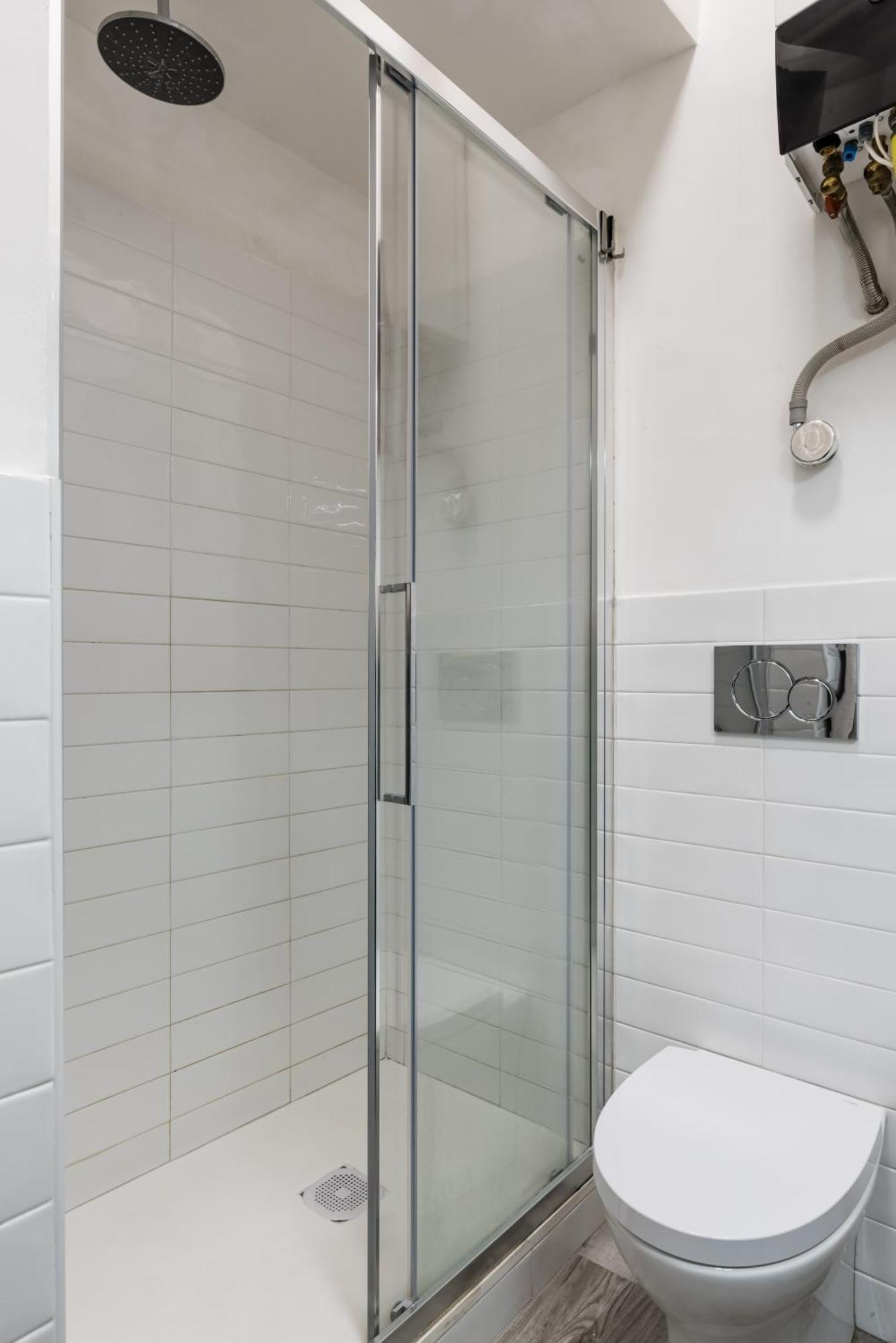 Acquario 5 Minuti, 1Br , Free A-C, Wifi & Netflix "City Center" By Tilo جنوة المظهر الخارجي الصورة