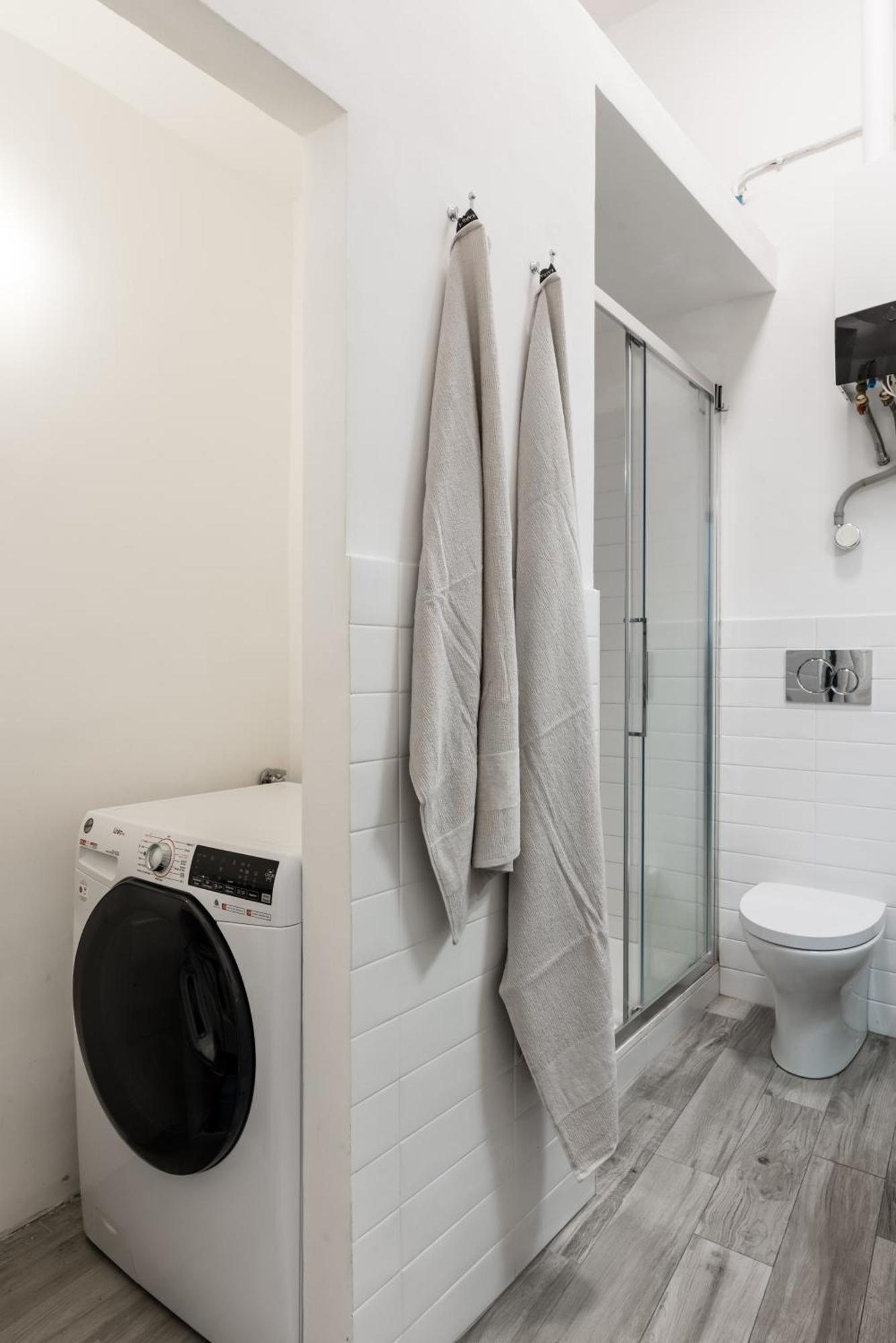 Acquario 5 Minuti, 1Br , Free A-C, Wifi & Netflix "City Center" By Tilo جنوة المظهر الخارجي الصورة